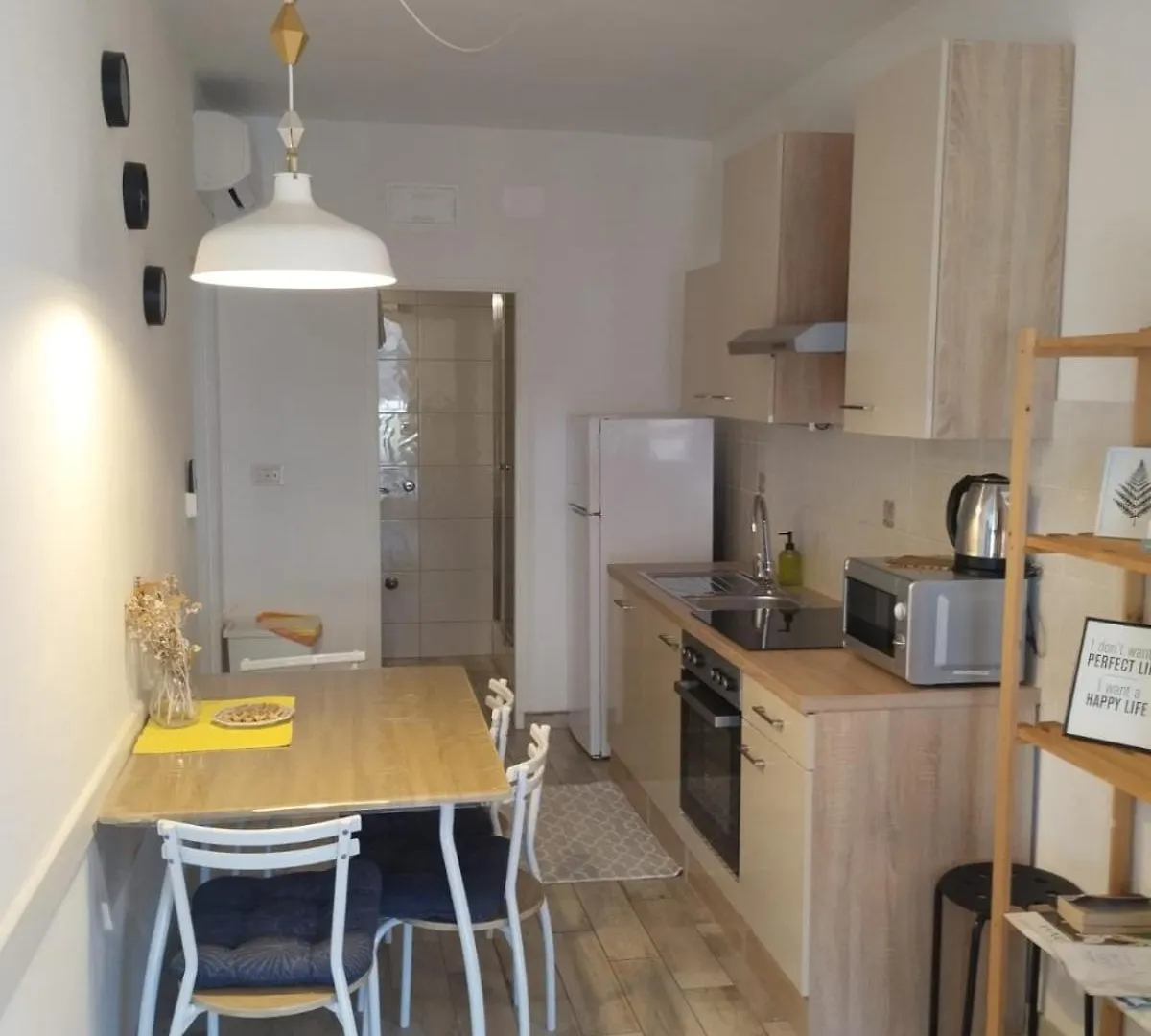 Apartments Lucia Pag Town Croazia